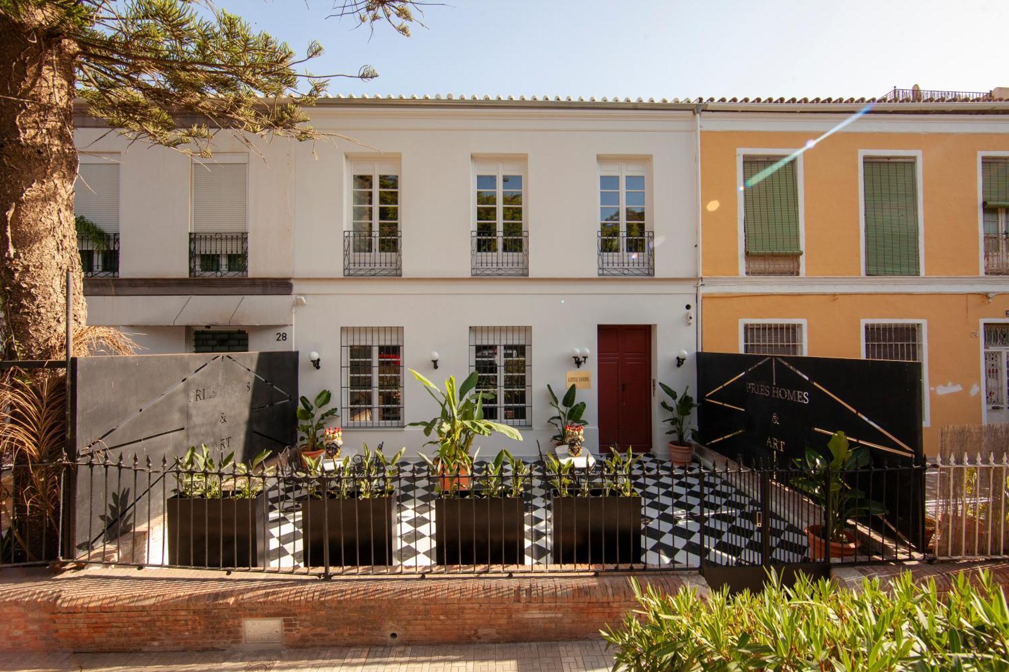 Pries Homes - Little Lotus Málaga Eksteriør bilde