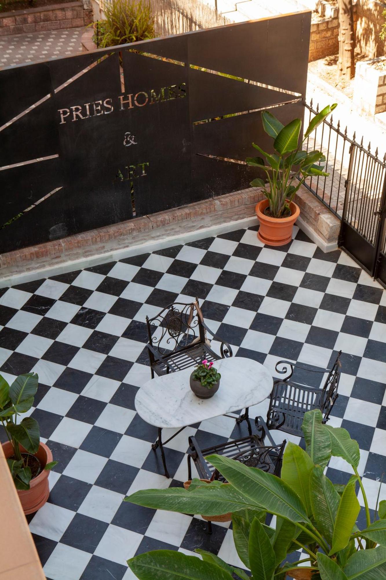 Pries Homes - Little Lotus Málaga Eksteriør bilde