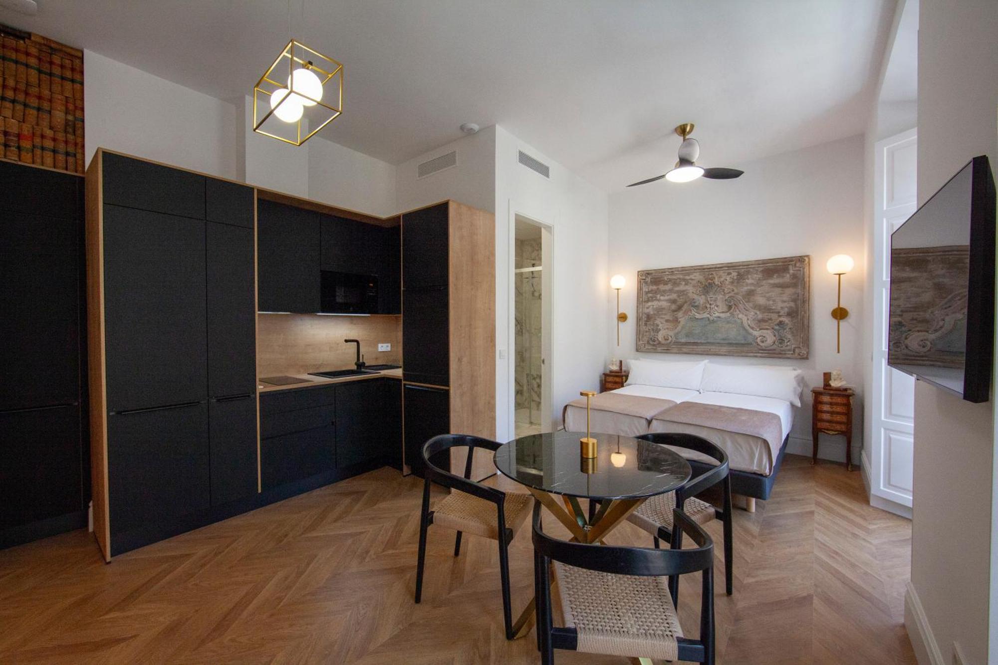 Pries Homes - Little Lotus Málaga Eksteriør bilde