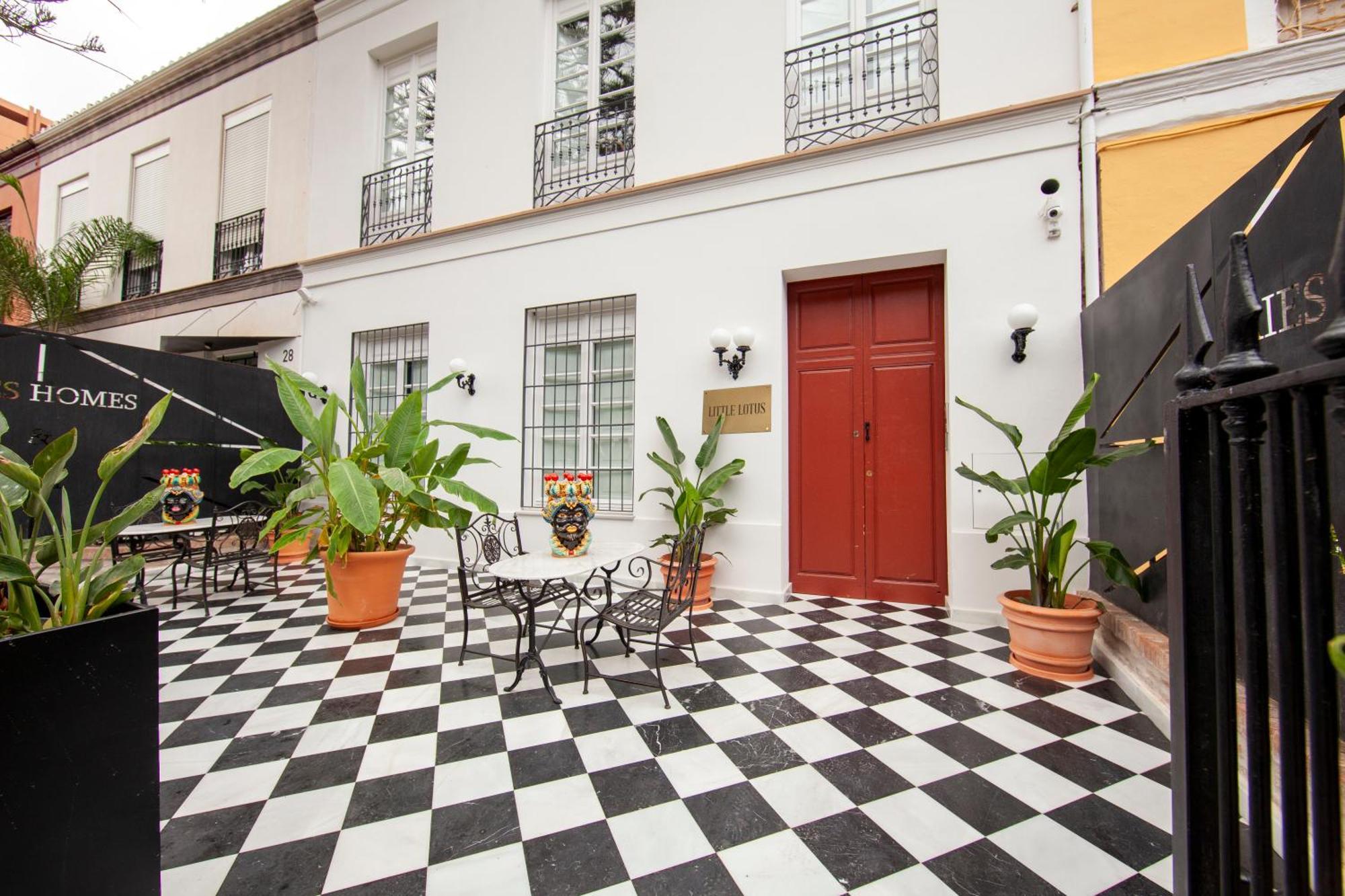 Pries Homes - Little Lotus Málaga Eksteriør bilde